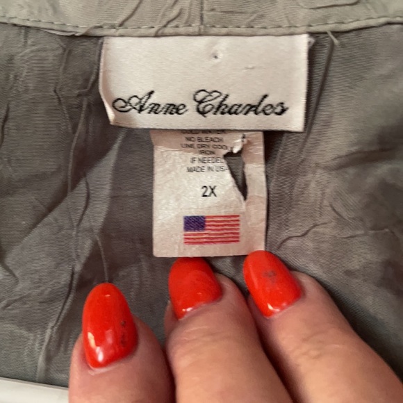 2PIECE SUIT WEAR. Soft and Flowing 100%Polyester - Picture 7 of 10